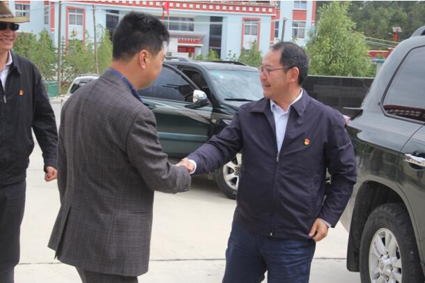 �ϑc��ί��(sh��)ӛ�����˴�ί��(hu��)������������������ί����(sh��)ӛ�����L(zh��ng)�Ⱥһ���I(l��ng)��(d��o)�W�R������I(y��)�{(di��o)����